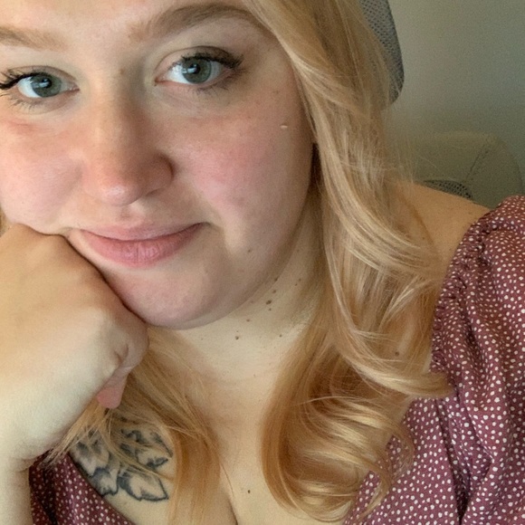 Meet your Posher, Courtney - Picture 6 of 7